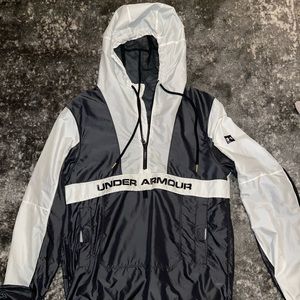 Under armour wind breaker Medium